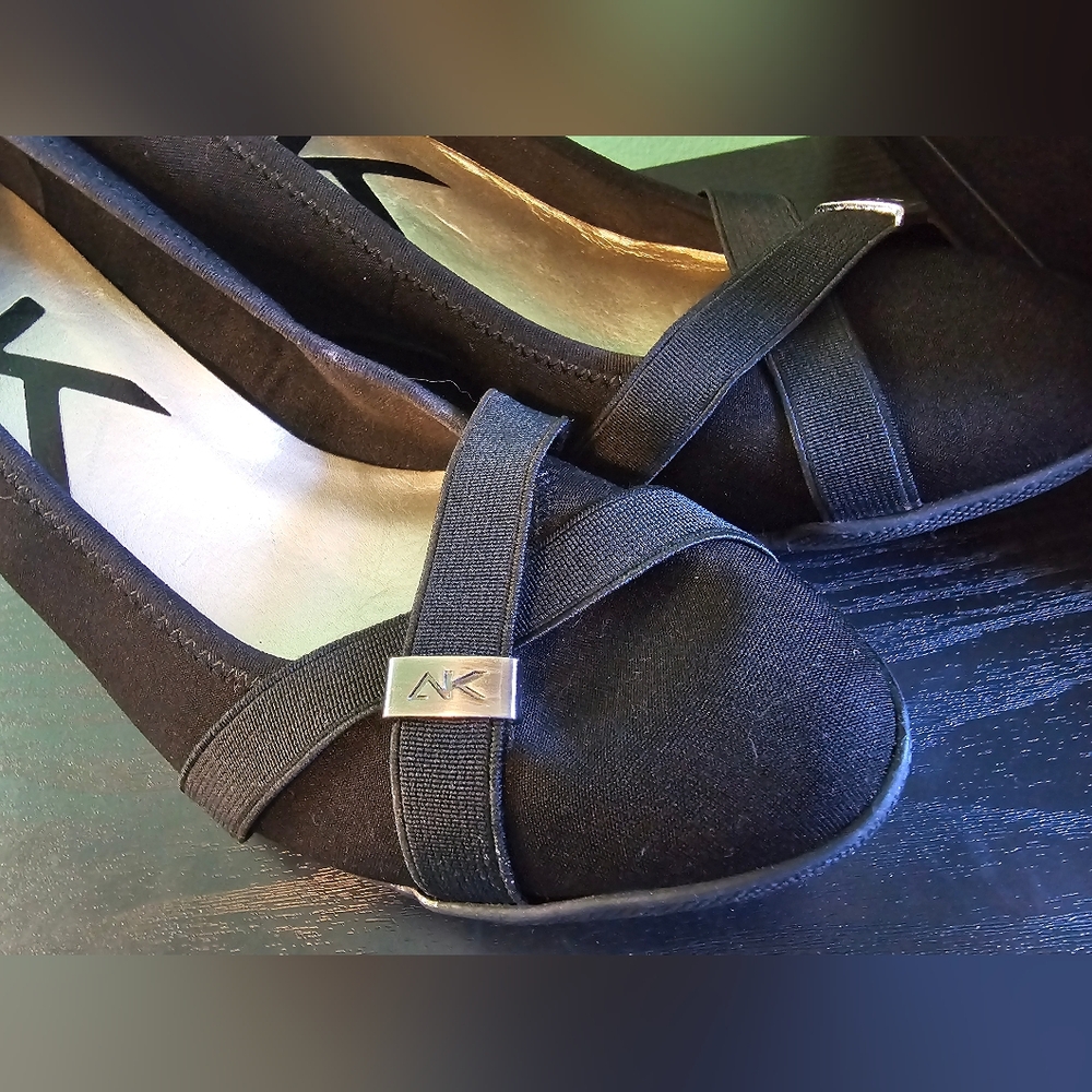 Anne Klein AKSport 'Tabora' Black Wedge Fabric Shoes Women's Size 8M - Picture 2 of 11